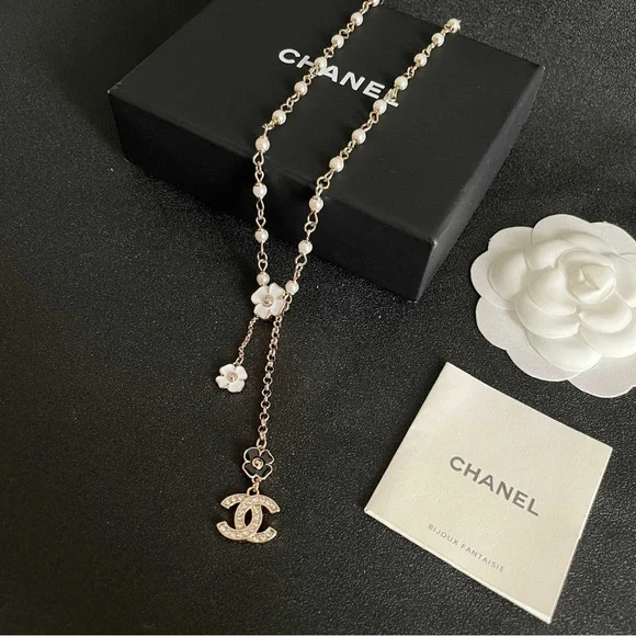 CHANEL Gold and White Floral Necklace - Picture 6 of 9